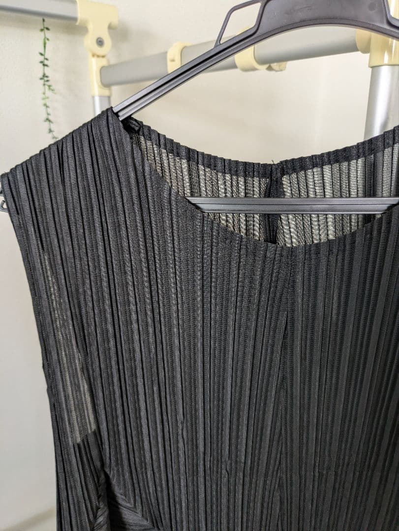 【新品】プリーツ 変形ロング ワンピース 黒 結婚式 同窓会☆ブラック☆おしゃれ