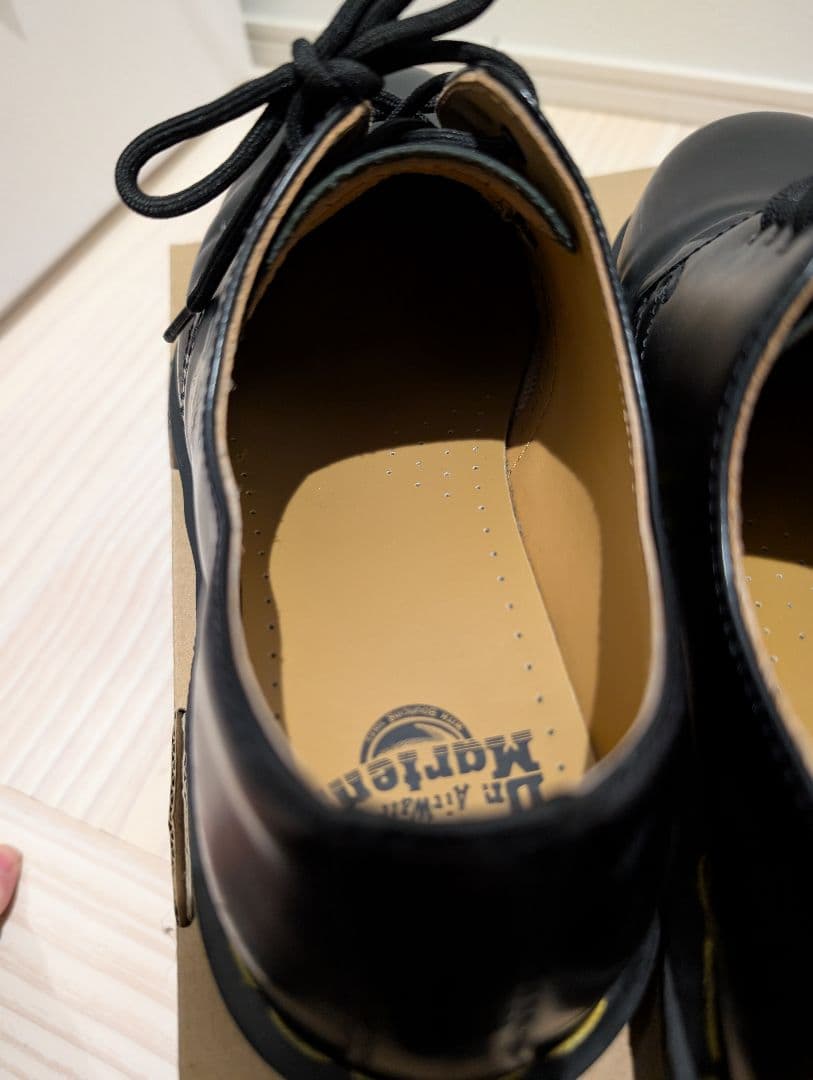 Dr. Martens 3ホール ブラックレザー レースアップシューズ ブーツ