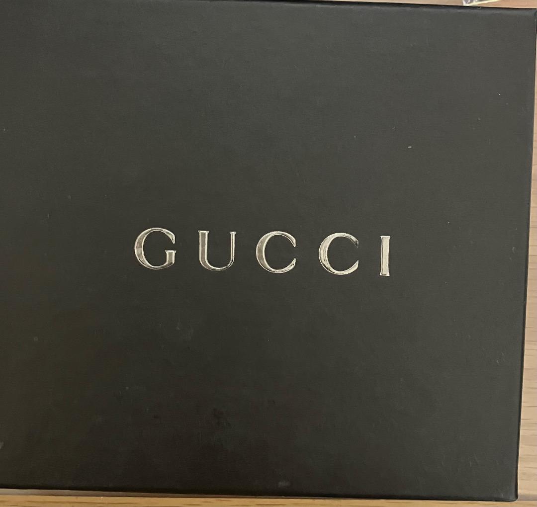 未使用　GUCCI 二つ折り財布 ブラウン レザー