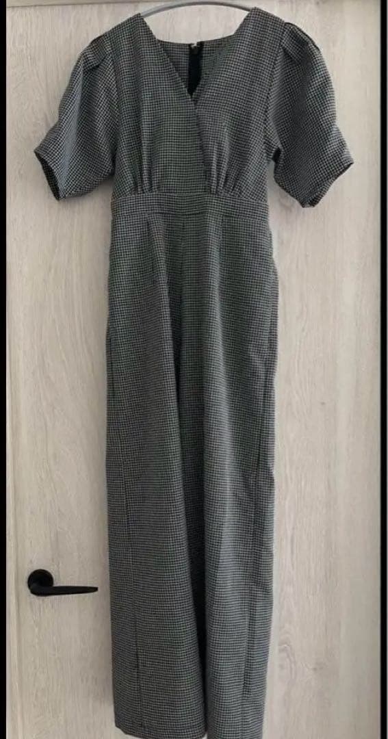 Cara by Katrin TOKYO Vネックオールインワン