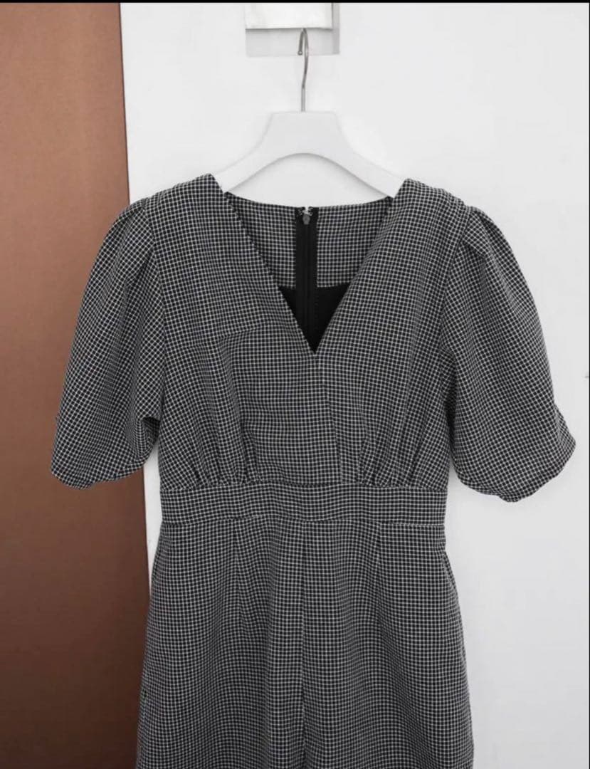 Cara by Katrin TOKYO Vネックオールインワン