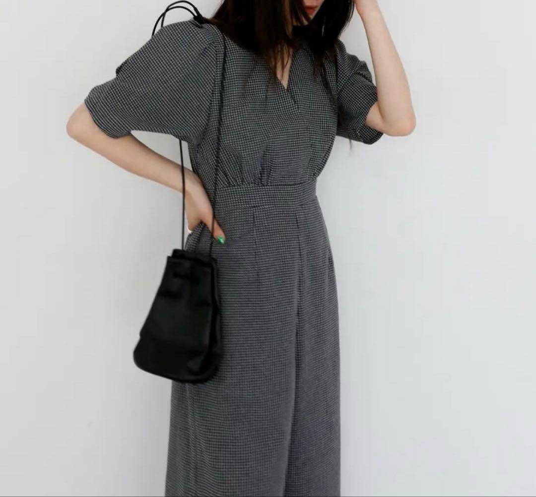 Cara by Katrin TOKYO Vネックオールインワン