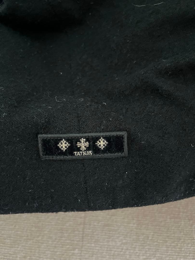 【美品】タトラス 01 黒 ポンチョ ダウン