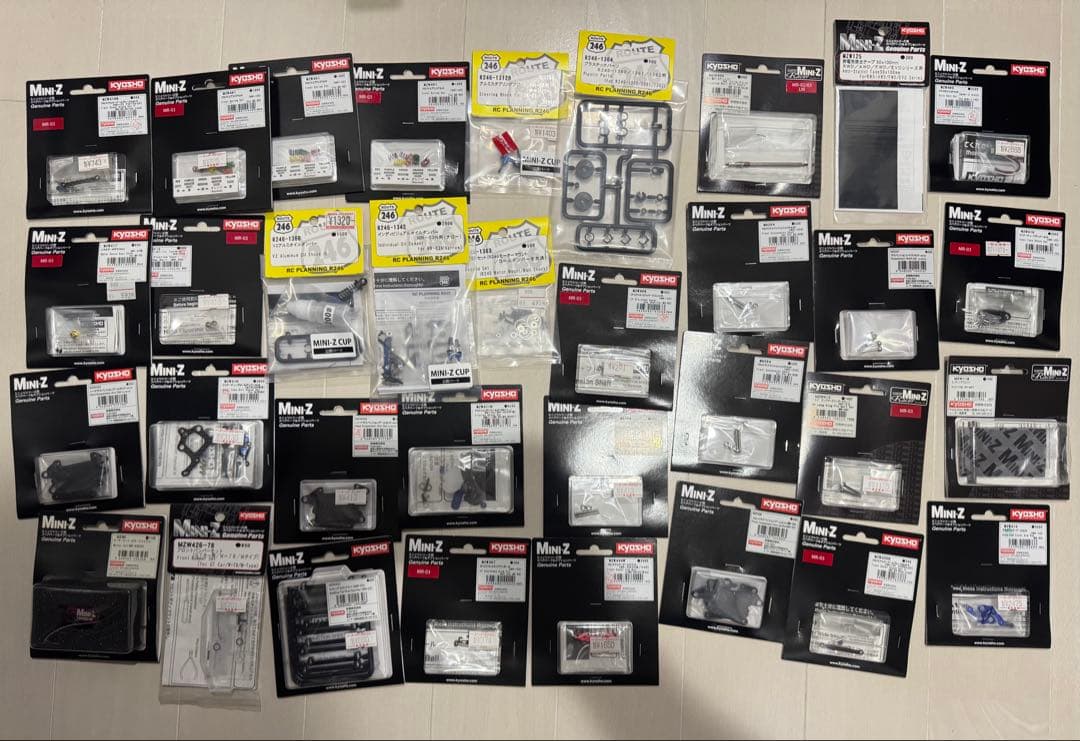 ゆ*パ様 京商　ミニッツ R246 パーツ まとめ売り　新品未開封　2点は使用済