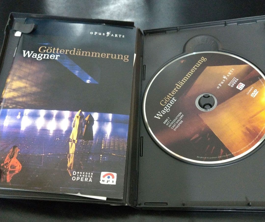 『ニーベルングの指輪』DVD 演出:ピエール·アウディ 衣装:石岡瑛子