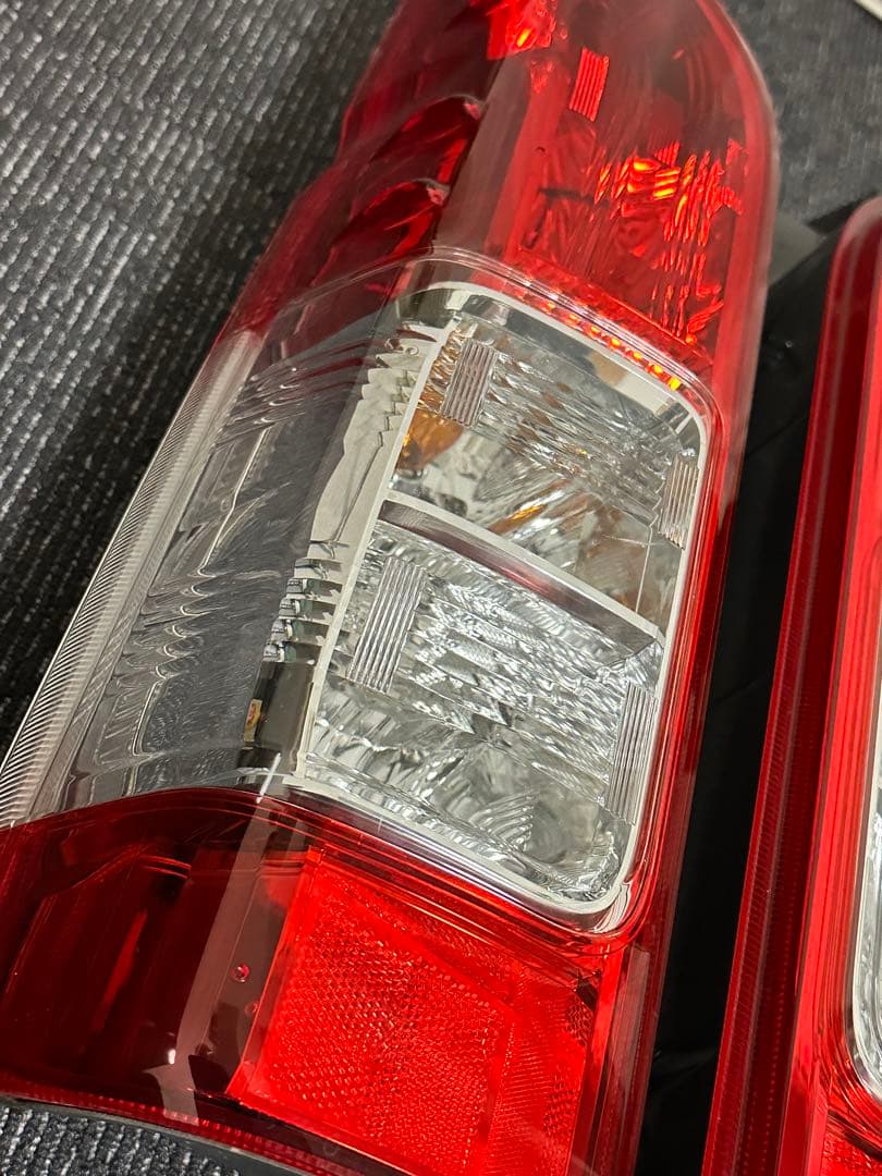 ♡新車外し〜4型〜8型対応〜200系ハイエーステールレンズGL♡