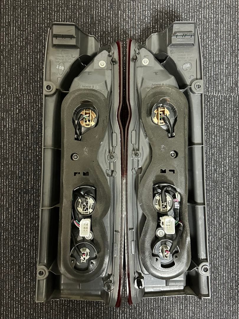 ♡新車外し〜4型〜8型対応〜200系ハイエーステールレンズGL♡