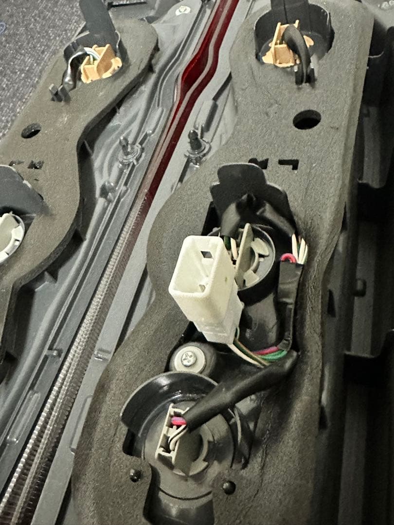 ♡新車外し〜4型〜8型対応〜200系ハイエーステールレンズGL♡