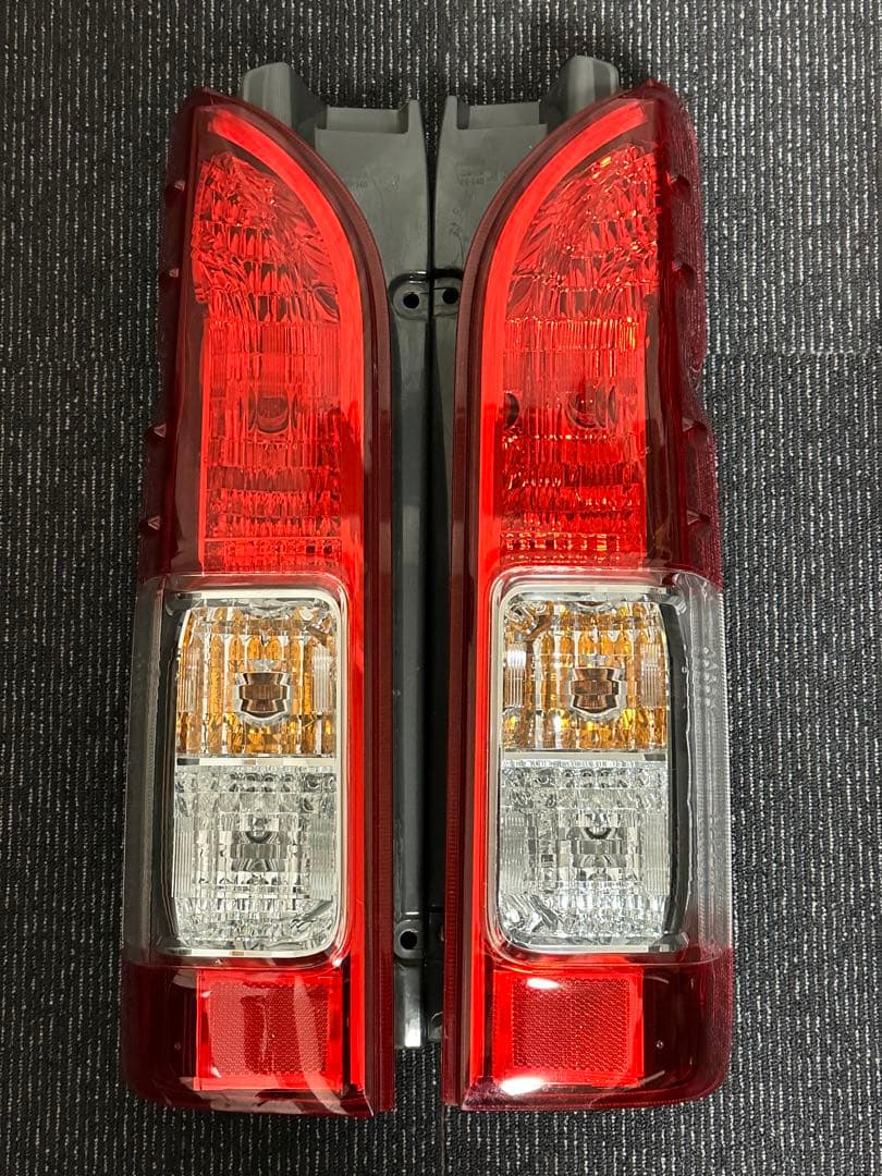 ♡新車外し〜4型〜8型対応〜200系ハイエーステールレンズGL♡