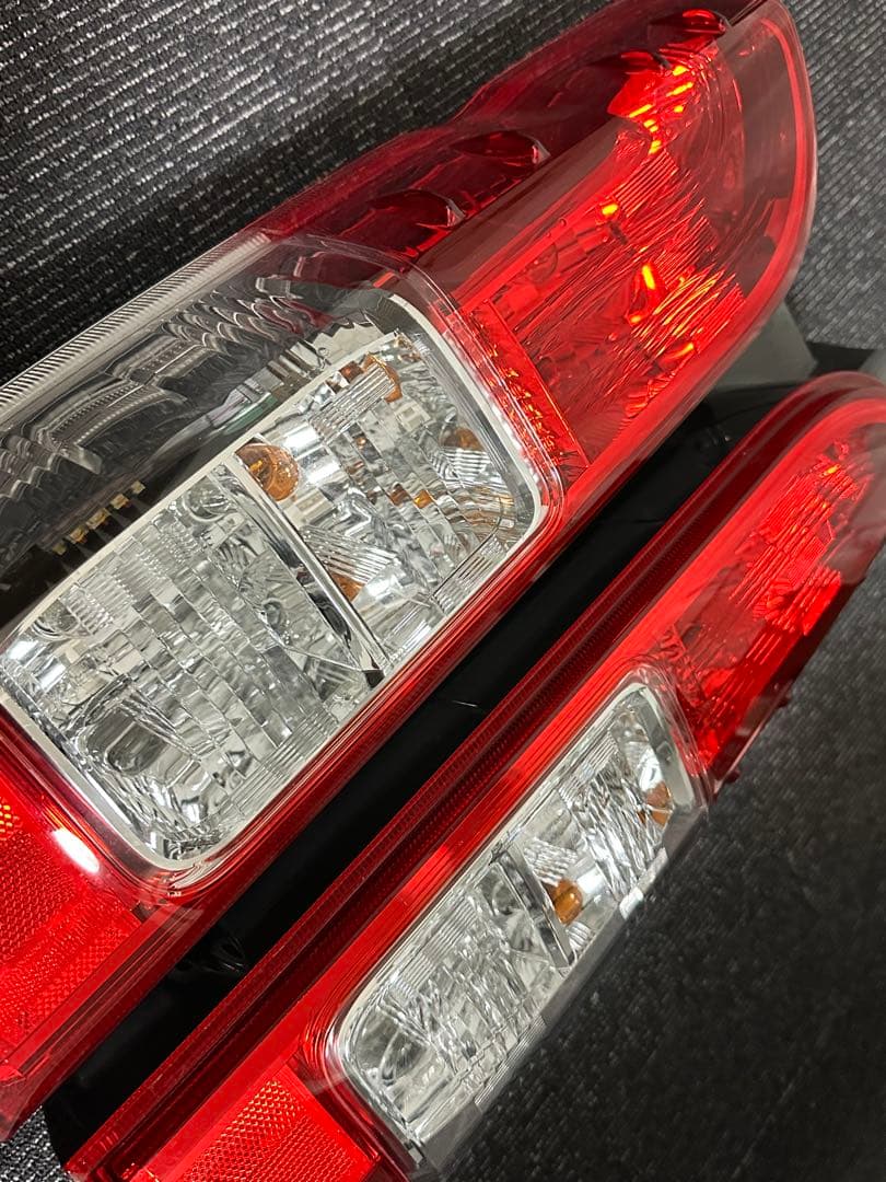 ♡新車外し〜4型〜8型対応〜200系ハイエーステールレンズGL♡