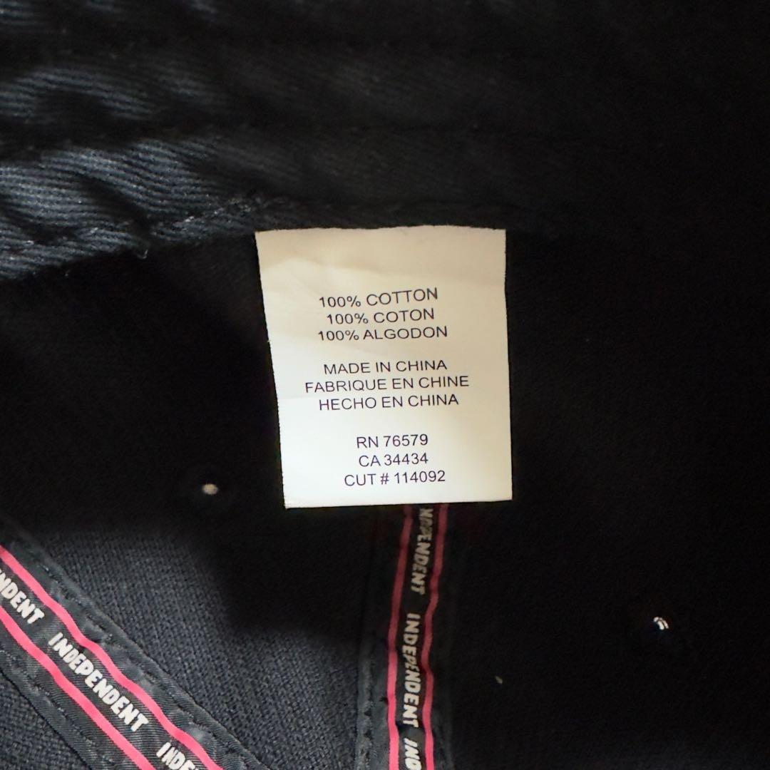 INDEPENDENTブラックコーデュロイキャップ刺繍ロゴスナップバックスケート