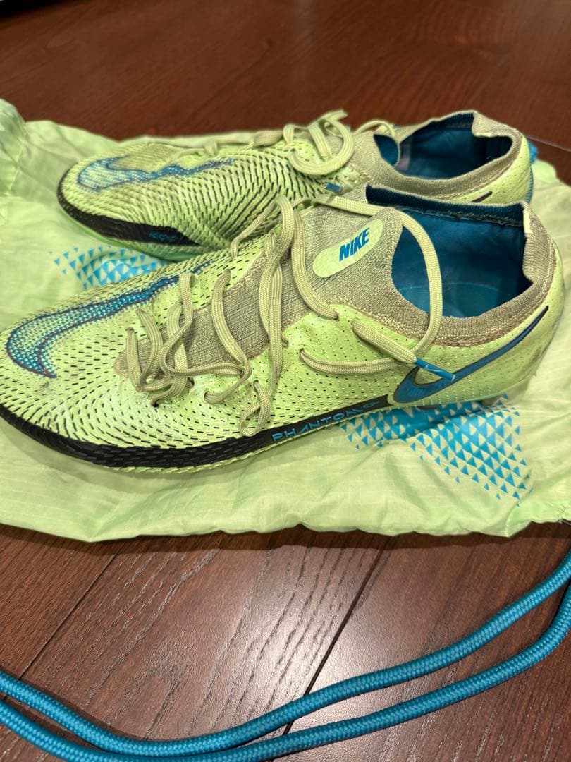 Nike Phantom サッカーシューズ ライトグリーン