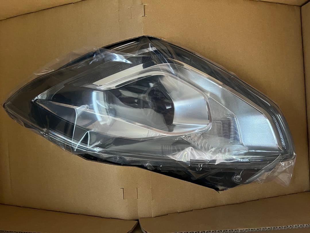 期間限定左ヘッドライトユニット　スイフトスポーツZC33 35320-52RH2