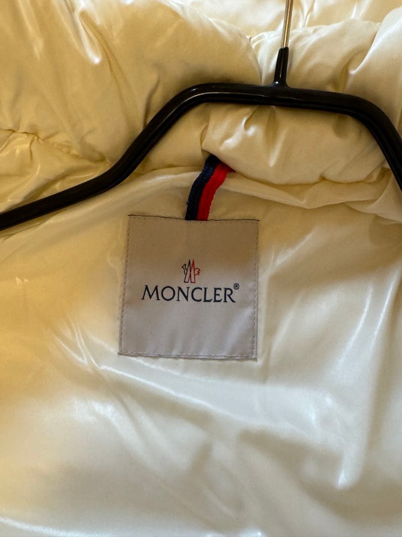 モンクレールダウンジャケット