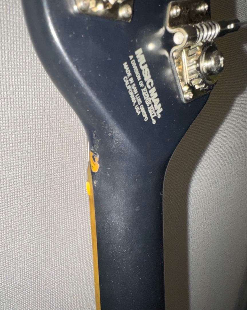 MUSICMAN BONGO 5 HH ボディリフィニッシュ ハードケース付き