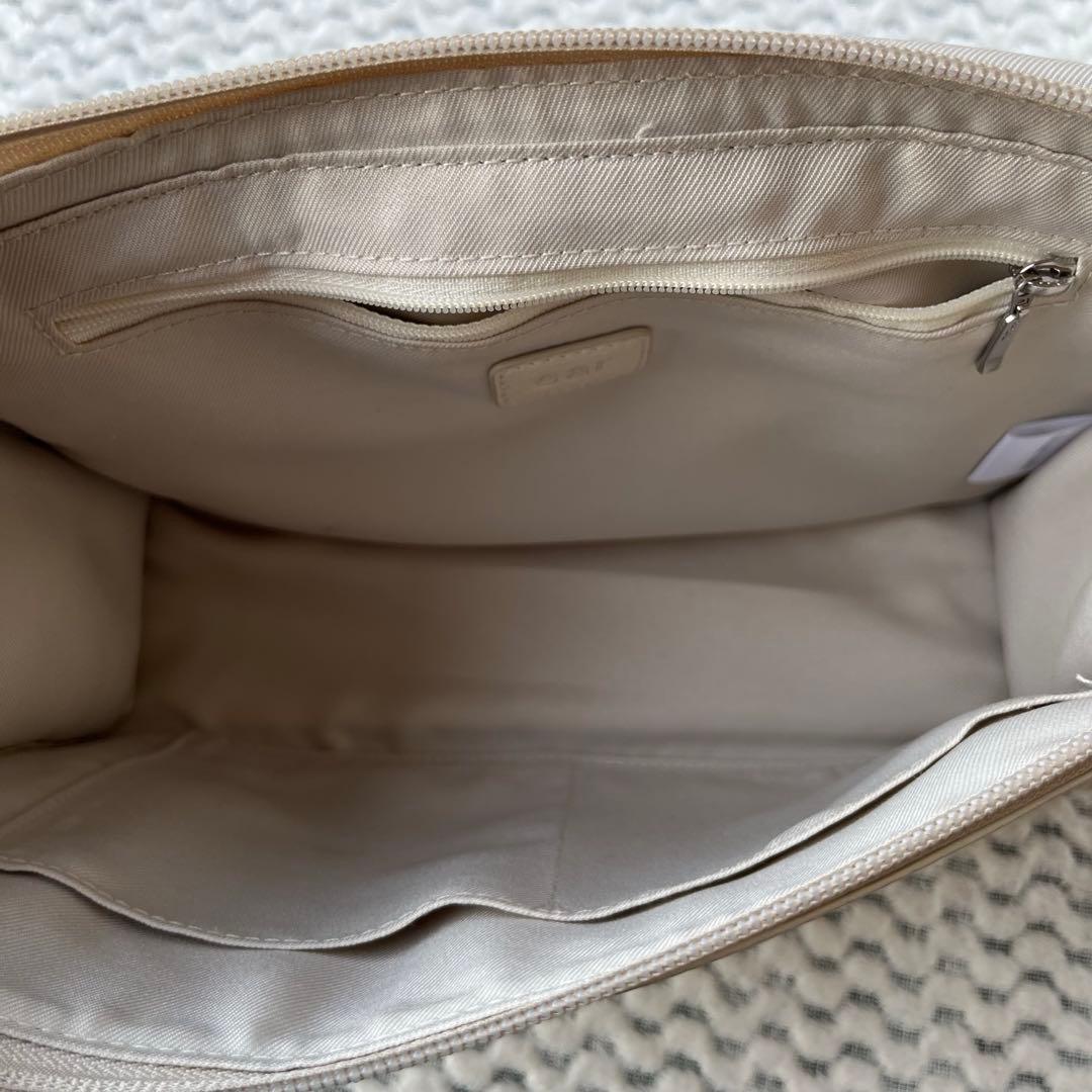 販売終了品 イアパピヨネ 《本革》柄ワイドテープショルダーバッグ ホワイト