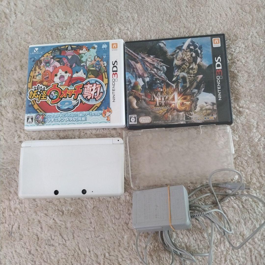 ニンテンドー3DS 本体＆充電器ホワイト　＆　ソフト2