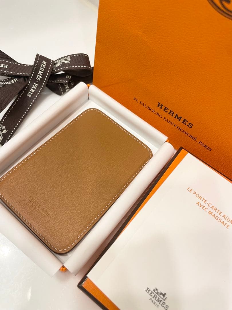新品未使用　HERMES 携帯　カードケースiPhone MagSafe 馬
