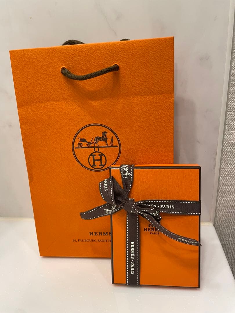 新品未使用　HERMES 携帯　カードケースiPhone MagSafe 馬