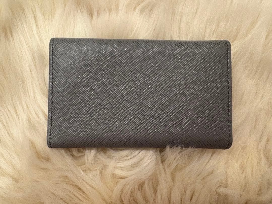 【美品】PRADA プラダ レザー 6連キーケース リボン グレー シルバー