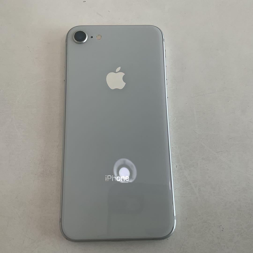 iPhone 8 シルバー 画面にひびあり 64GB