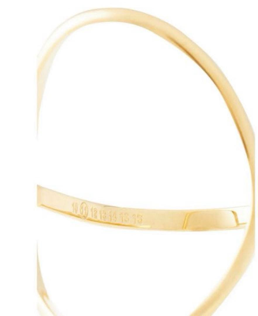 マルジェラ オーバルゴールドバングル