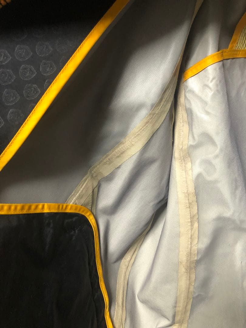 ARTINUS フィッシングスーツ ブラック/イエロー