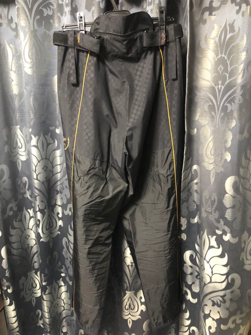 ARTINUS フィッシングスーツ ブラック/イエロー