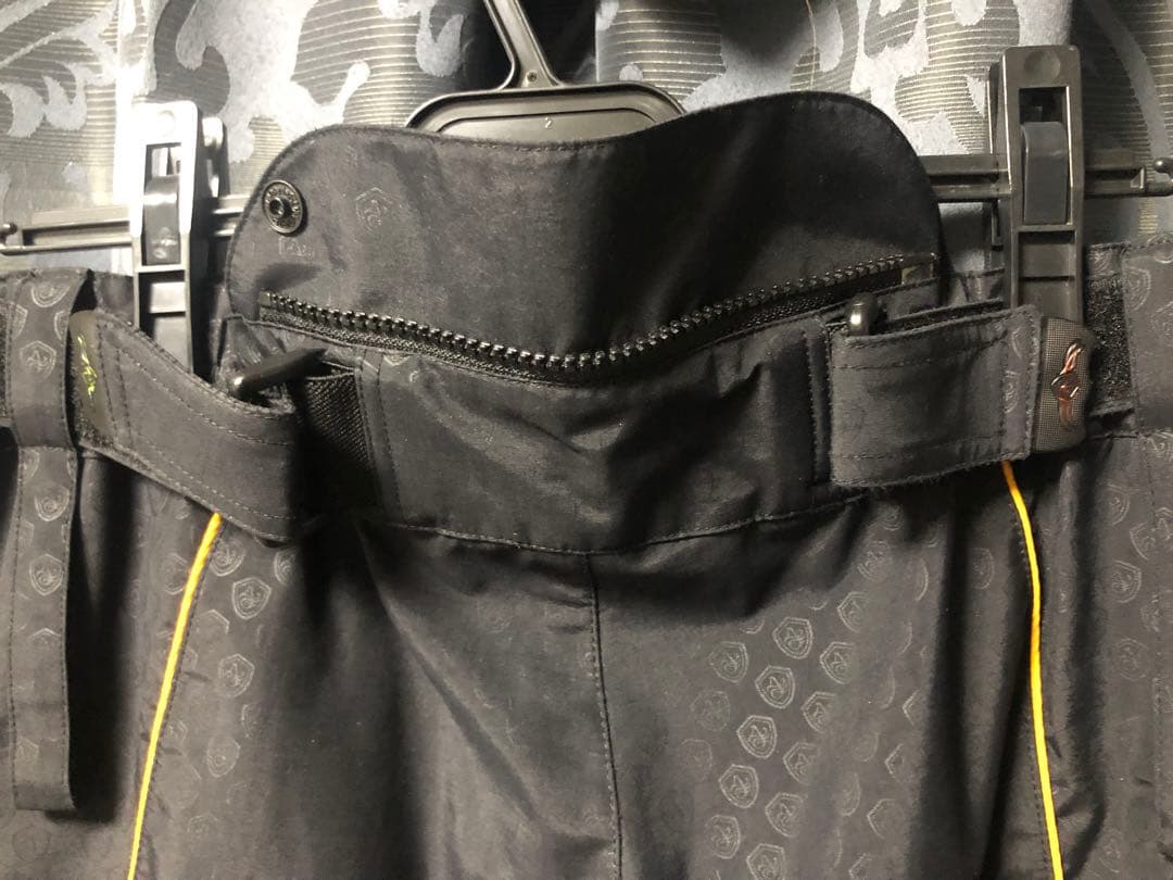 ARTINUS フィッシングスーツ ブラック/イエロー