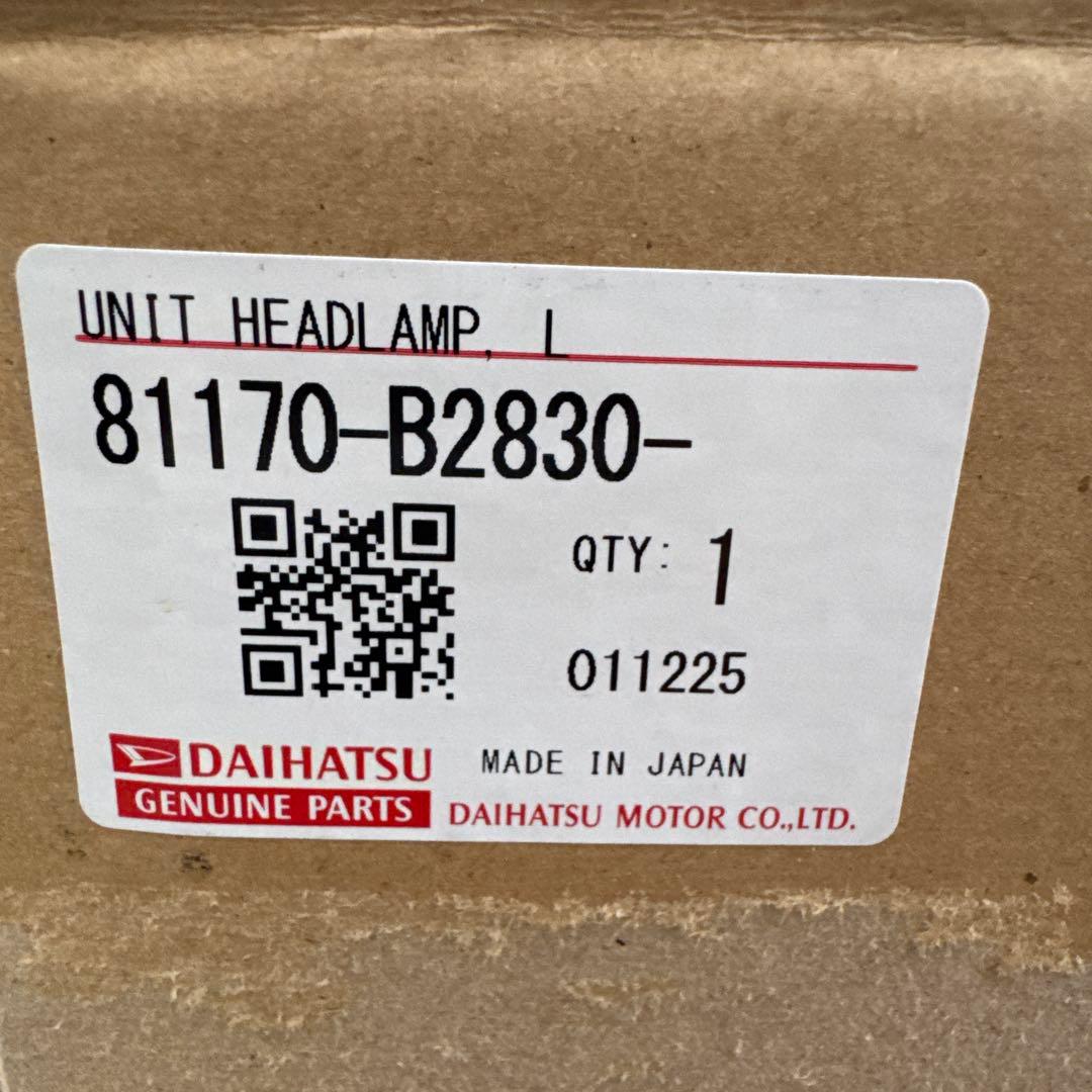 LA650S タントカスタム　ヘッドライト　左　Ｌ