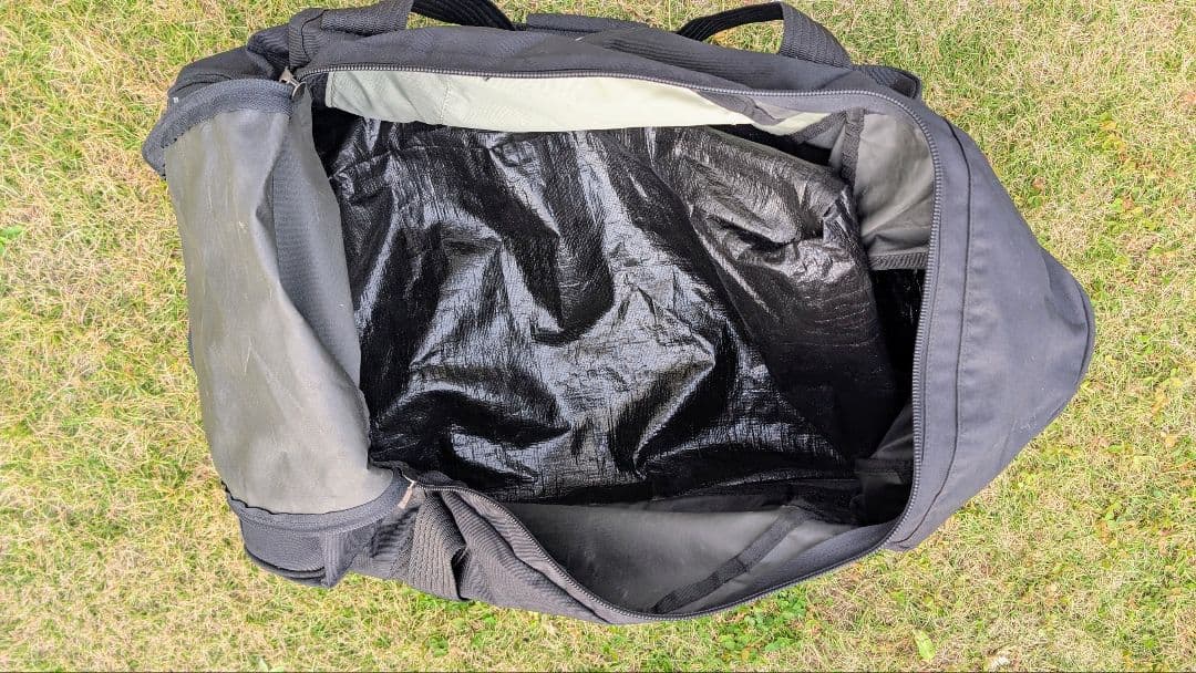 SALOMON 防水袋付き 2wayキャリーバッグ