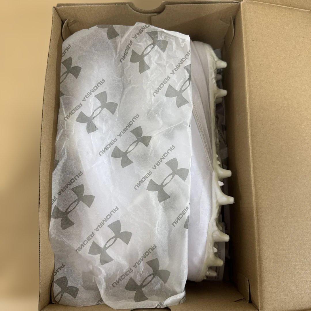 Under Armour スパイクシューズ ホワイト　通販元値33500円