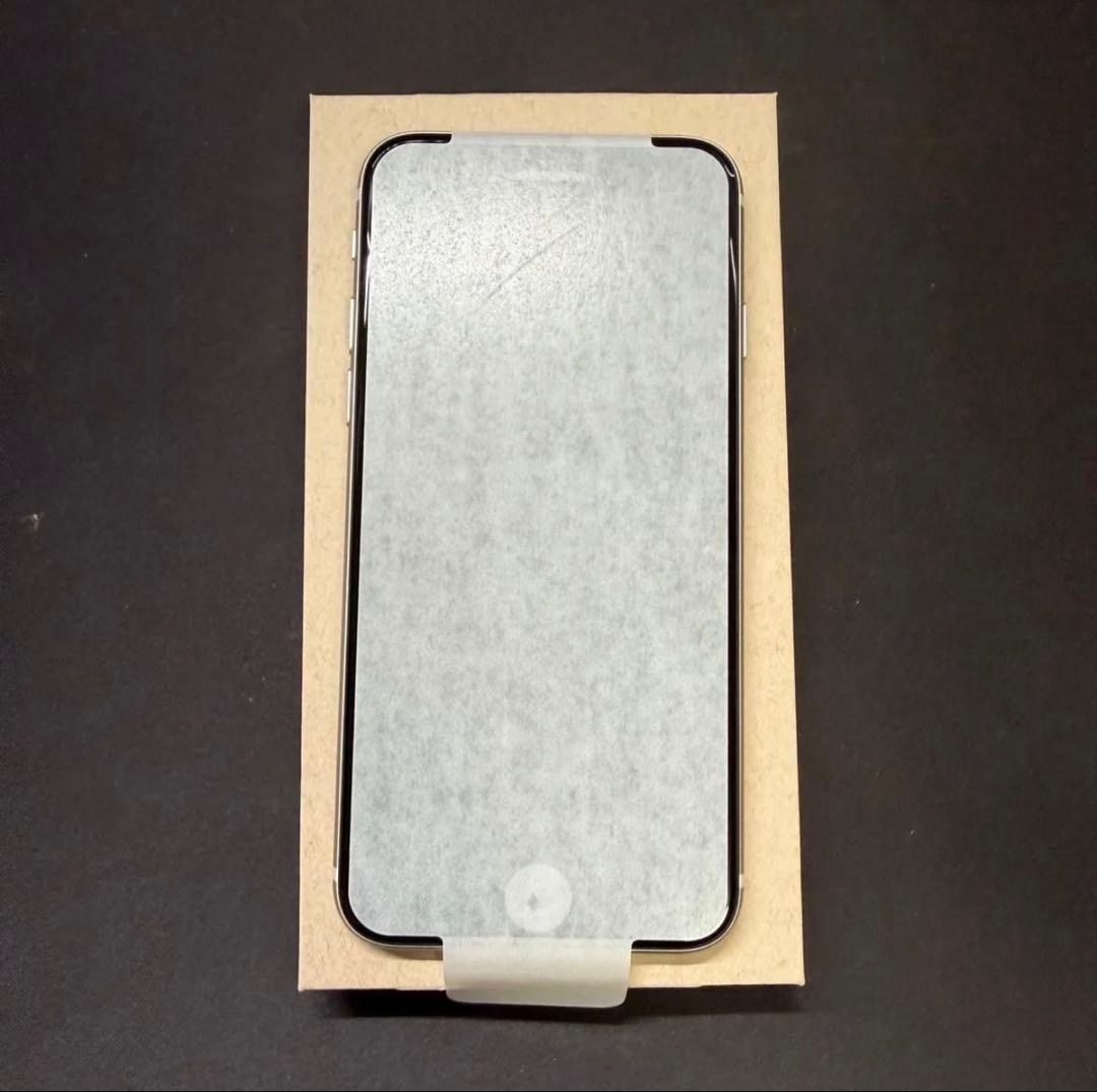 Apple iPhone SE (第3世代) 64GB 新品未使用 スターライト