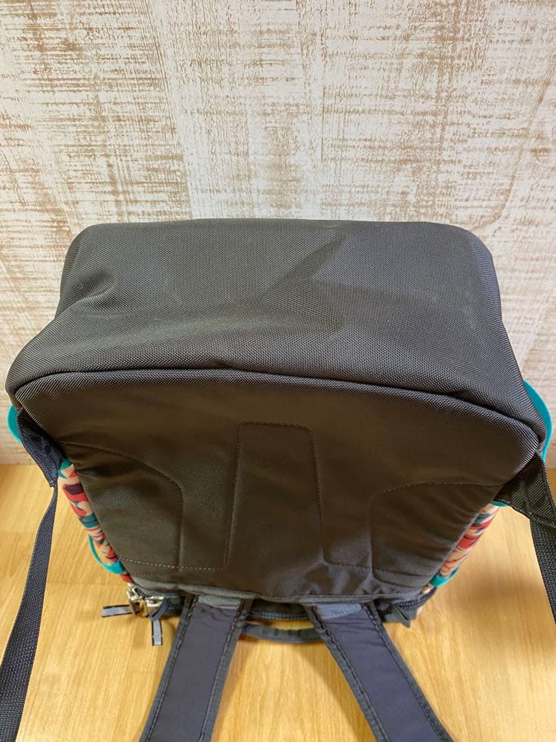 美品 THE NORTH FACE ノースフェイス ヒューズボックス　21L