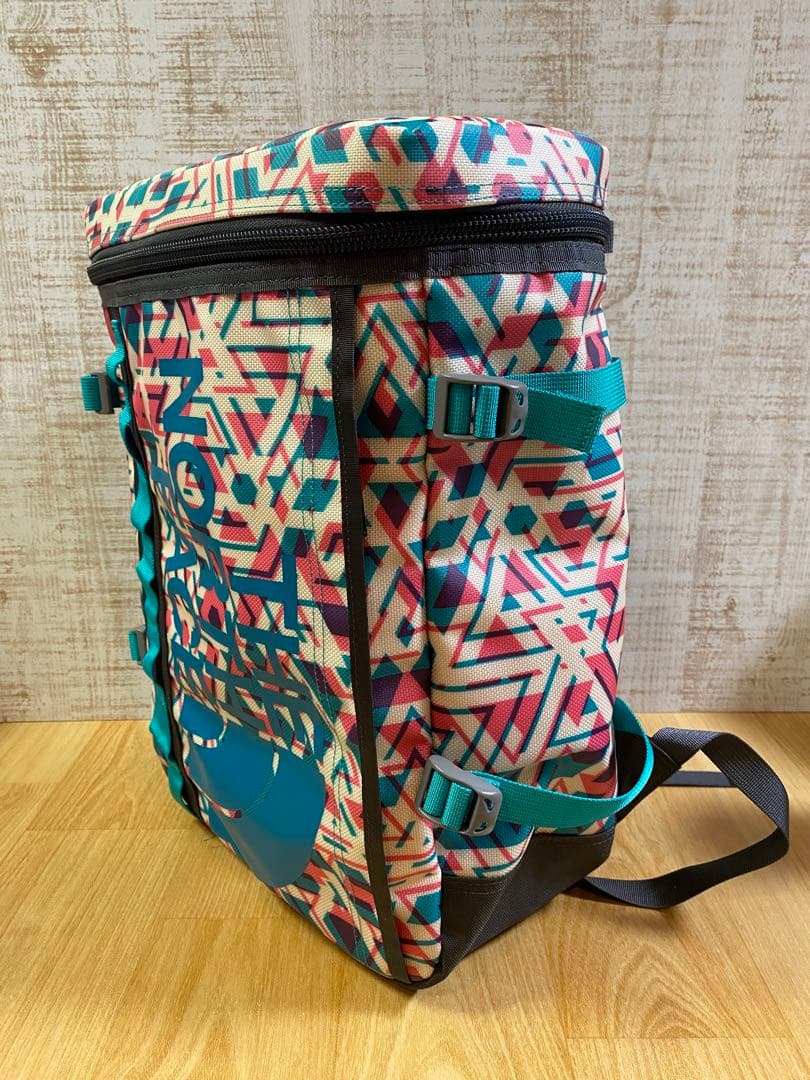 美品 THE NORTH FACE ノースフェイス ヒューズボックス　21L