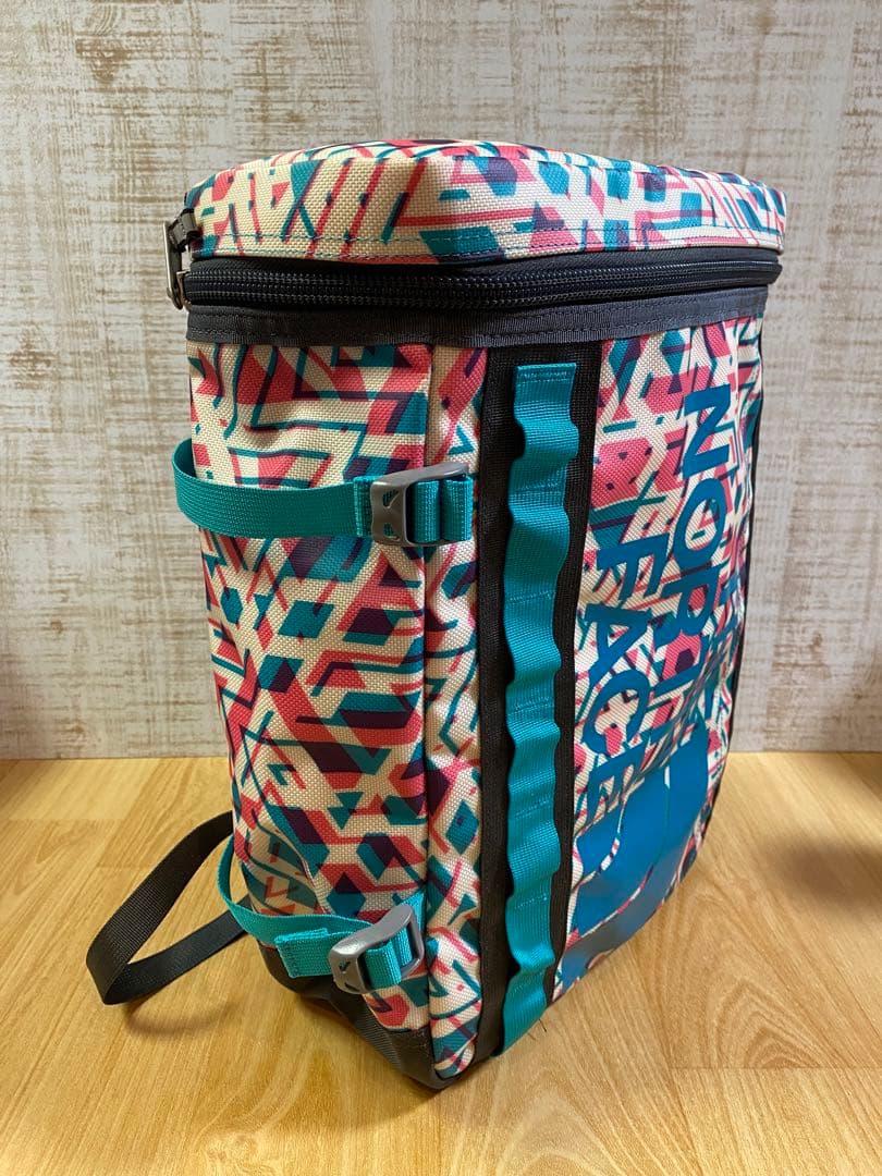 美品 THE NORTH FACE ノースフェイス ヒューズボックス　21L