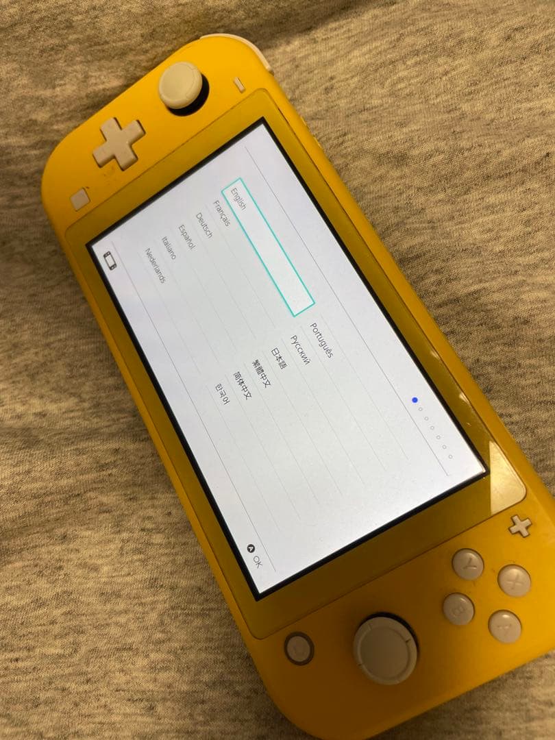 Nintendo Switch light ジャンク品　イエロー　黄色　中古