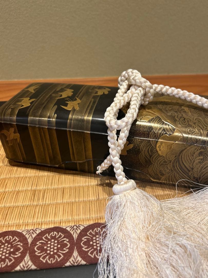 金蒔絵　美術品　金色の岩千鳥と波模様