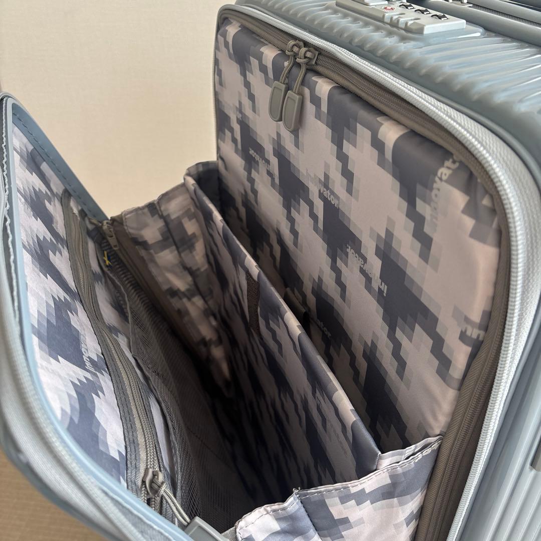 美品 イノベーター スーツケース INV155 55L 鏡面タイプクラウドグレー