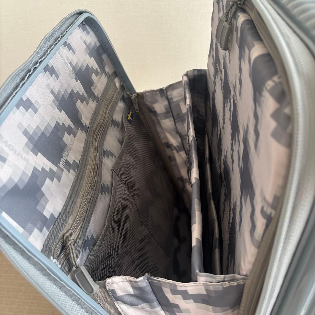 美品 イノベーター スーツケース INV155 55L 鏡面タイプクラウドグレー