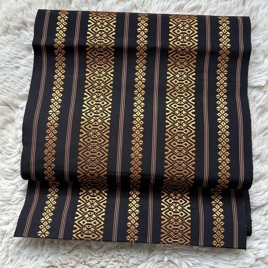 期間限定お値下げ‼️ 名古屋帯 黒と金のストライプ 幾何学模様