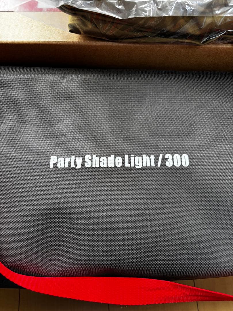 新品未使用　コールマン　パーティーシェードライト/300 TCシェード
