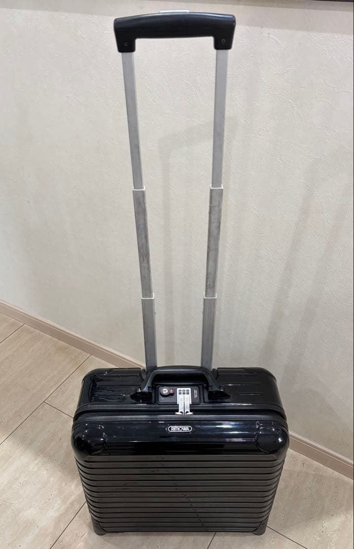 リモワ サルサデラックス 25L ビジネストローリー 機内持込 2輪　黒