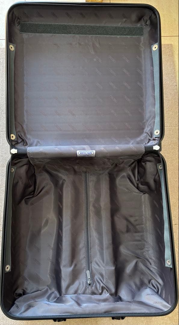 リモワ サルサデラックス 25L ビジネストローリー 機内持込 2輪　黒