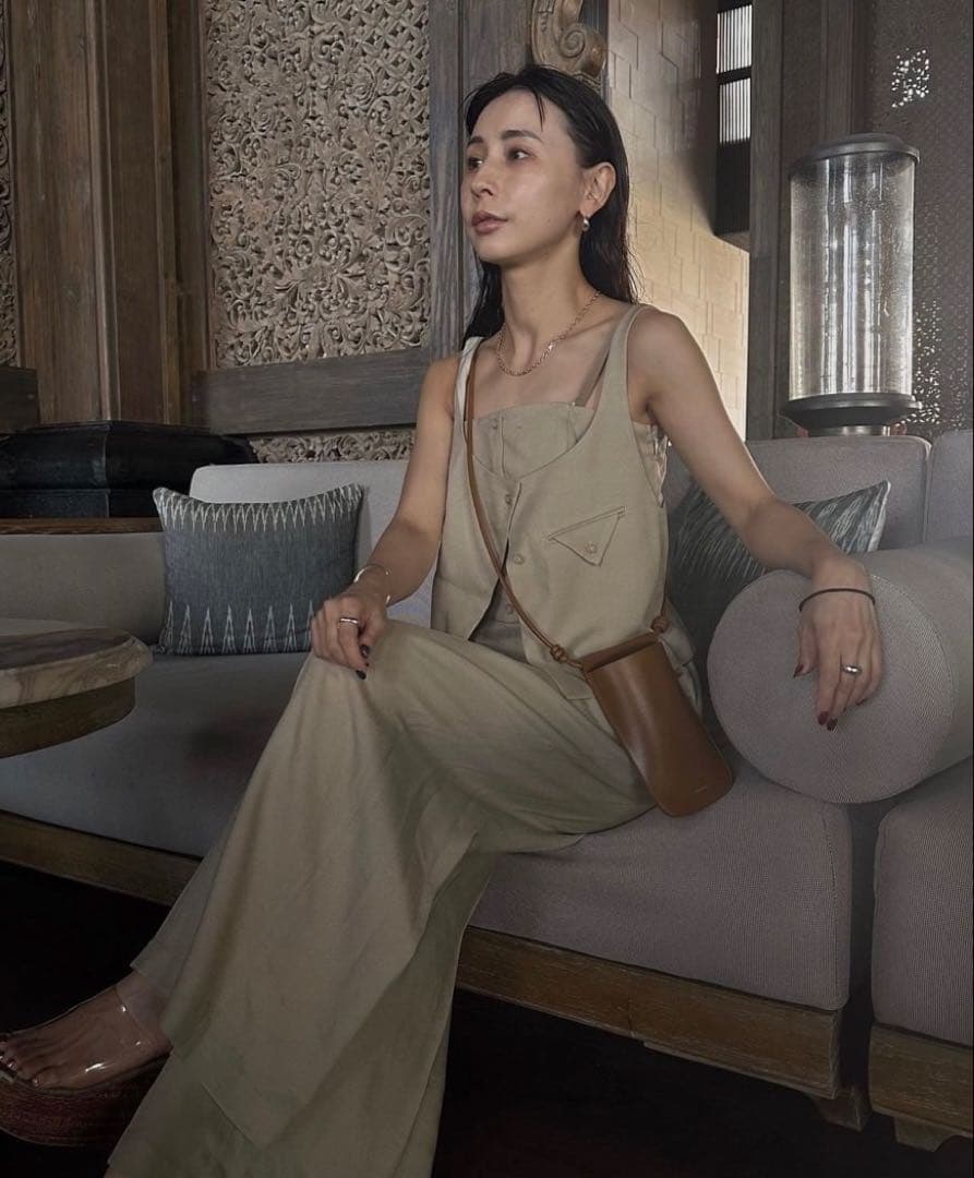 【AMERI】完売商品　VEST SET BARE TOP ROMPERS