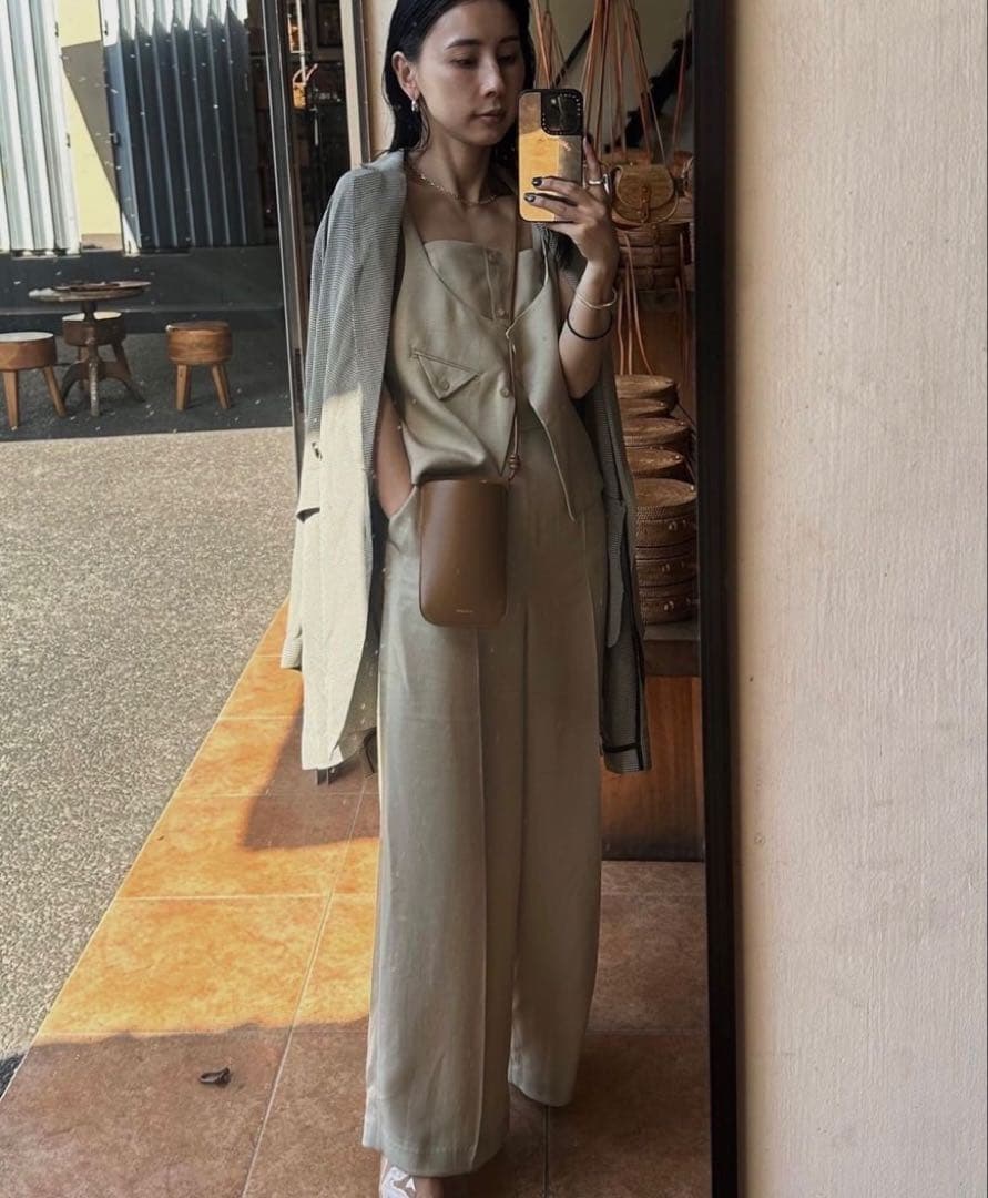 【AMERI】完売商品　VEST SET BARE TOP ROMPERS