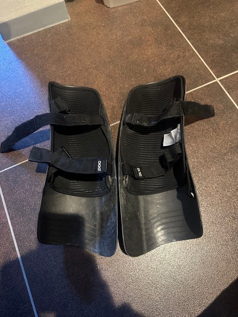 POC カーボンとTPE スキー・用プロテクター