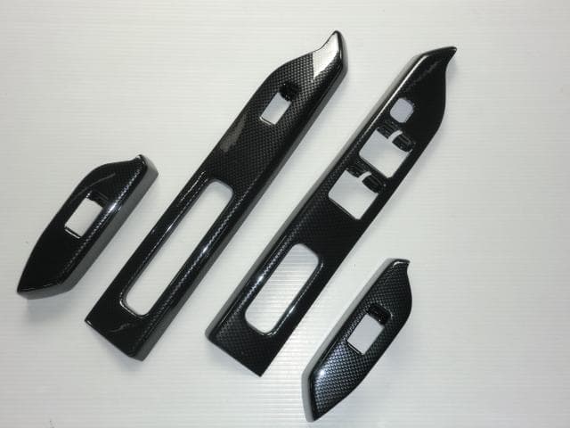 ビレッジシーライド様確認用　デリカD5 後期カーボンパネル