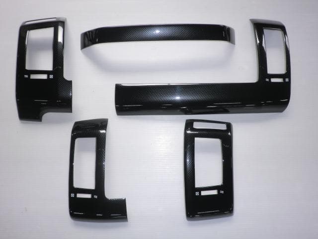 ビレッジシーライド様確認用　デリカD5 後期カーボンパネル