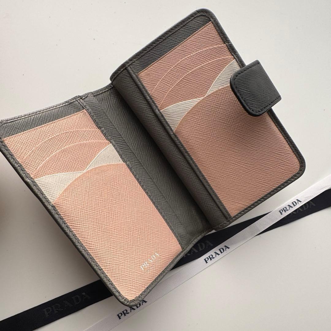 【美品】 252 PRADA プラダ 2つ折り財布